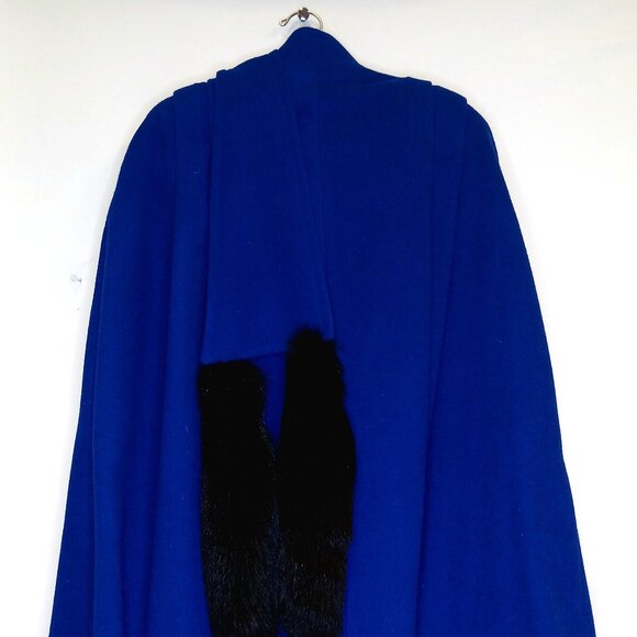 George David Fashions Wool Cape W Fox Tails - Picture 2 of 2